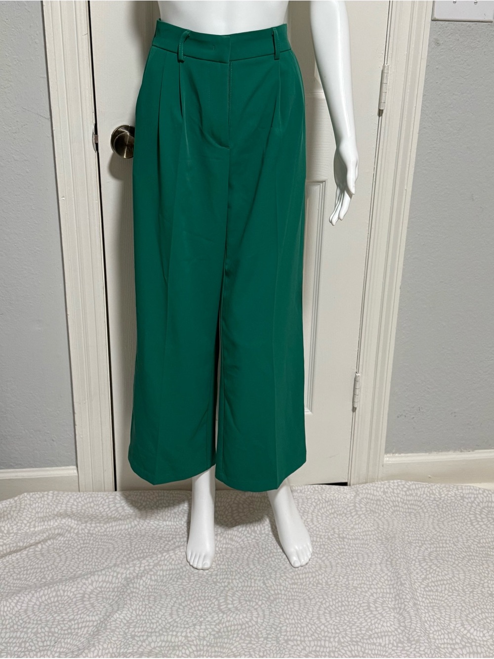 FUNYYZO Wide Leg High-Rise Trousers in Emerald Green size XS